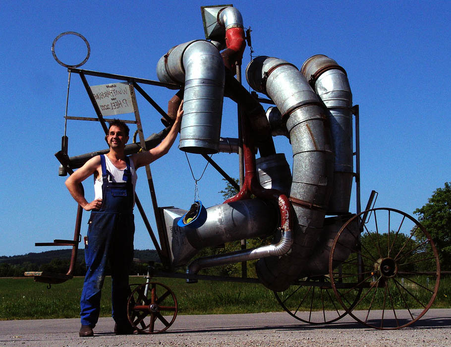 Peter Heel,  Peter Heel and the ´grand pitch-machine´, 2011, h 3,4 m
